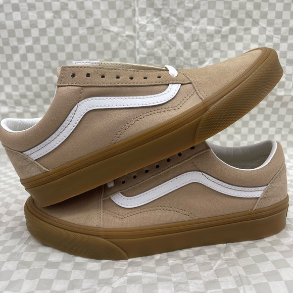 Vans Men's Beige and White Sneakers Old Skool
Sesame/Gum
VN0A38G1QA2 Sneakers - Picture 2 of 16
